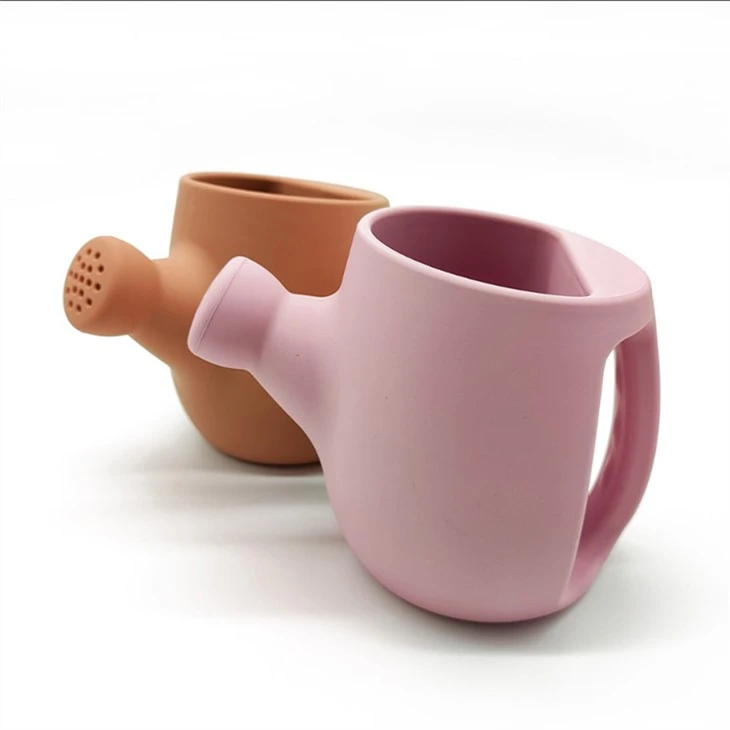 silicone mini watering can toy set made in China
